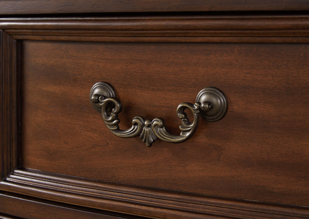 Lavinton Chest of Drawers
